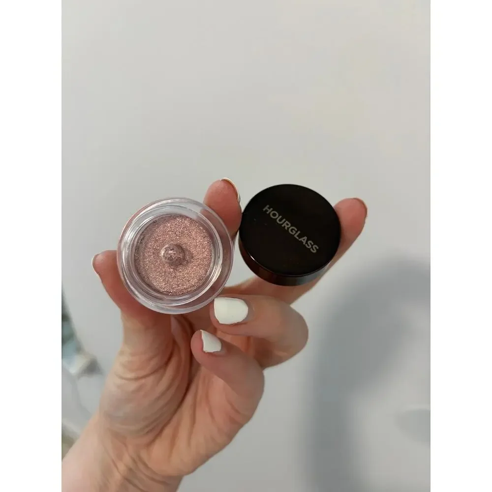 NEW Hourglass Scattered Light Glitter Eyeshadow in Aura Pink